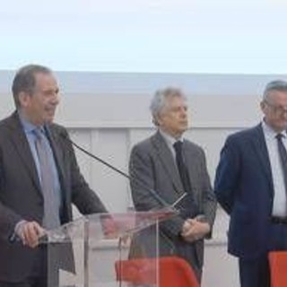 Cdp, Gorno Tempini: "Da 175 anni ponte tra pubblico e privato, anche in tempi difficili come ora" Cdp, Gorno Tempini: "Da 175 anni ponte tra pubblico e privato, anche in tempi difficili come ora"