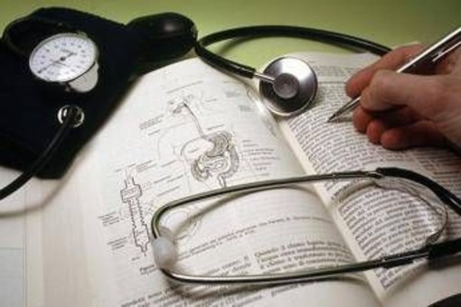 Medicina, a Enrico Agabiti Rosei il premio alla carriera della Società europea dell'ipertensione Medicina, a Enrico Agabiti Rosei il premio alla carriera della Società europea dell'ipertensione