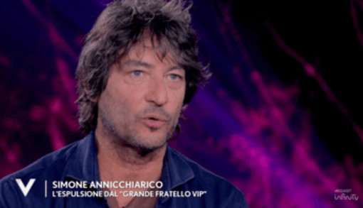 Simone Annicchiarico a Verissimo, la squalifica dal Gf Vip e il ricordo del papà Walter Chiari