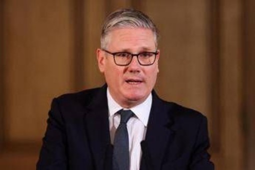 Crisi nel Labour, Starmer: "Non mi farò da parte". Ma salgono i deputati che chiedono le dimissioni