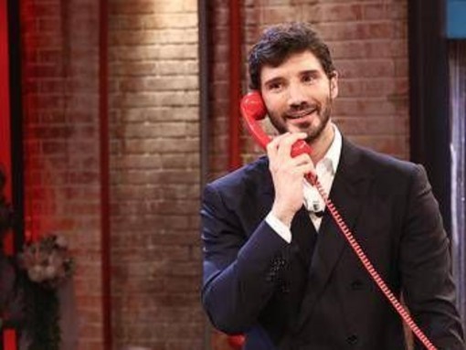 Affari Tuoi, puntata record: accetta l'offerta (dopo pochi minuti) e torna a casa con 15 mila euro