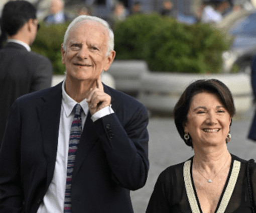 Luigi Cavallari, oggi l'ultimo saluto a Roma. Ministra Roccella: "Per sempre mano nella mano" Luigi Cavallari, oggi l'ultimo saluto a Roma. Ministra Roccella: "Per sempre mano nella mano"