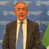 Lavoro, Urso: "Siamo su strada giusta, qualità è priorità"