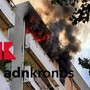 Roma, scoppia un incendio in un palazzo: fiamme e paura in viale Togliatti Roma, scoppia un incendio in un palazzo: fiamme e paura in viale Togliatti