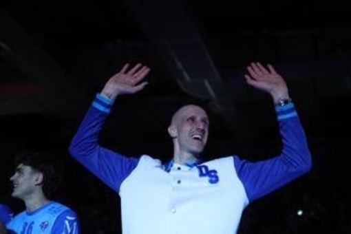 Achille Polonara, dal successo alla malattia: chi è il cestista ospite oggi a Verissimo Achille Polonara, dal successo alla malattia: chi è il cestista ospite oggi a Verissimo