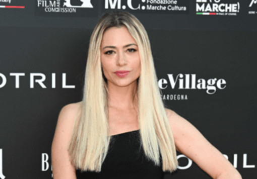 Martina Stella, la separazione dall'ex marito: "Era un matrimonio affollato" Martina Stella, la separazione dall'ex marito: "Era un matrimonio affollato"