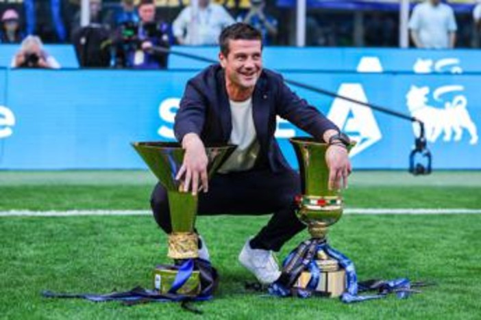 Inter, ufficiale il rinnovo di Chivu: resterà in nerazzurro fino al 2028 Inter, ufficiale il rinnovo di Chivu: resterà in nerazzurro fino al 2028