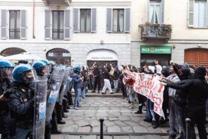 Movimento 17 ottobre lancia la mobilitazione permanente: diffusa guida anti-manganellate