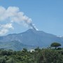 Ripresa sull’Etna attività stromboliana dal cratere Voragine, emissione di cenere