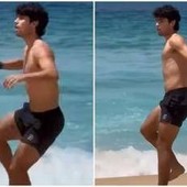 Alcaraz, vacanze dopo infortunio: lo spagnolo 'paparazzato' in Portogallo Alcaraz, vacanze dopo infortunio: lo spagnolo 'paparazzato' in Portogallo