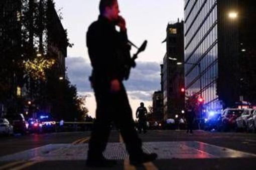 Spari vicino alla Casa Bianca, media: sospettato ha lavorato con forze Usa in Afghanistan Spari vicino alla Casa Bianca, media: sospettato ha lavorato con forze Usa in Afghanistan