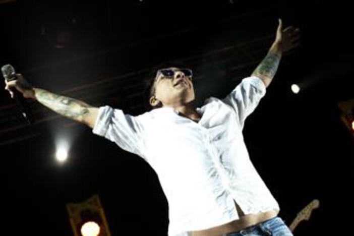 Ultimo, oggi il concerto record a Tor Vergata: dall'arrivo in elicottero ai numeri dello show