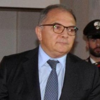 Mafia, la denuncia di de Lucia: "Sistema carcerario non funziona. Boss continuano a comandare"