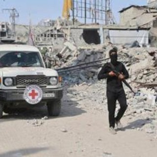 Riapre domani il valico di Allenby per gli aiuti a Gaza. Hamas: "Violazioni da Israele, no inizio fase 2" Riapre domani il valico di Allenby per gli aiuti a Gaza. Hamas: "Violazioni da Israele, no inizio fase 2"