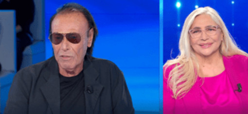 Antonello Venditti e Mara Venier, il retroscena a Domenica In: "Ma lo possiamo dire?" Antonello Venditti e Mara Venier, il retroscena a Domenica In: "Ma lo possiamo dire?"