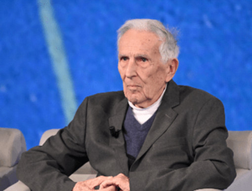 Garattini: "Alcol cancerogeno. Un bicchiere di vino al giorno non è privo di rischi"