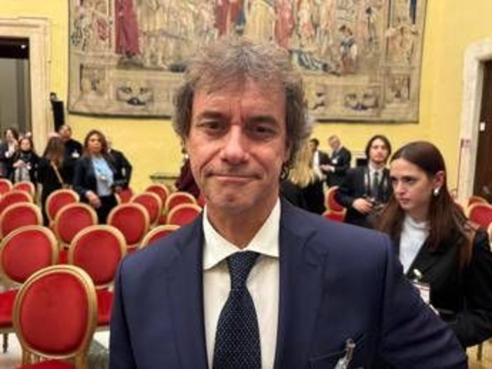 Ad Alberto Angela il Premio Laurentum 'Eccellenza nella Divulgazione Scientifica' Ad Alberto Angela il Premio Laurentum 'Eccellenza nella Divulgazione Scientifica'