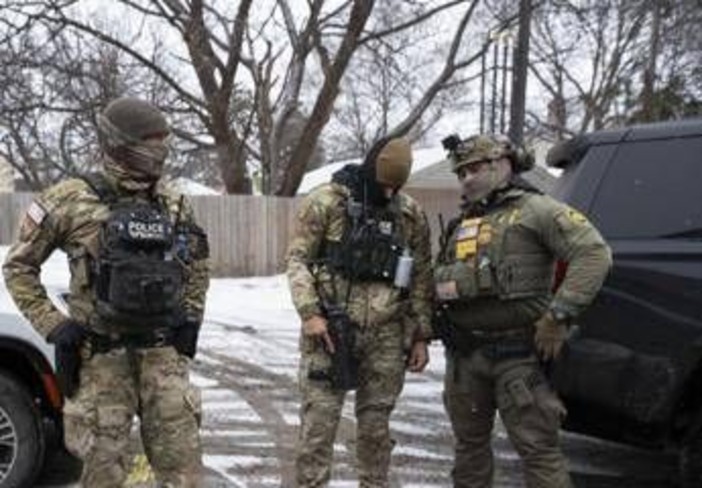 Minnesota, Ice arresta quattro minori: ci sono anche due bambini di 5 e 10 anni Minnesota, Ice arresta quattro minori: ci sono anche due bambini di 5 e 10 anni