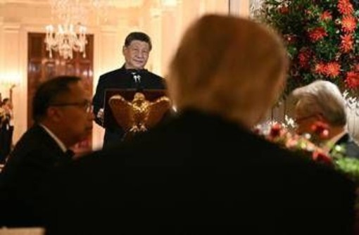 Xi alla cena di Stato di Trump dopo il vertice: "Nuovo modello di convivenza, la storia non si ferma" Xi alla cena di Stato di Trump dopo il vertice: "Nuovo modello di convivenza, la storia non si ferma"