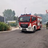 Triplo incendio a Roma: chiusa la Pontina, alla Magliana evacuata una palazzina