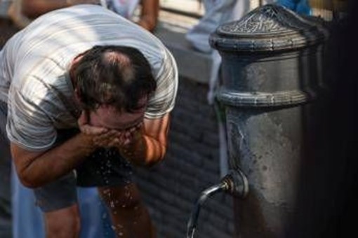 Caldo anomalo sull'Italia, 4 bollini rossi oggi: le città più a rischio