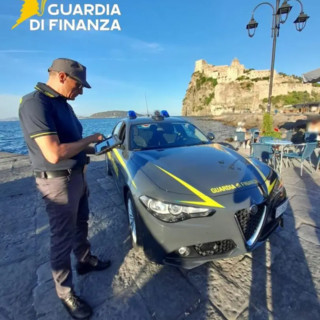 Ischia, controlli degli affitti abusivi. 52 violazioni accertate