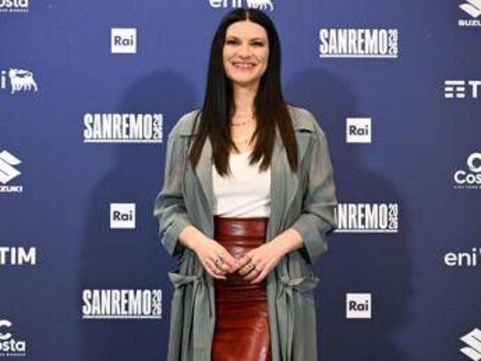 Sanremo, sorpresa per Laura Pausini prima del debutto: il gesto della figlia