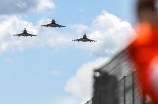 Regno Unito schiera i caccia in Polonia, Mosca accusa la Nato: &quot;E' in guerra con Russia&quot;