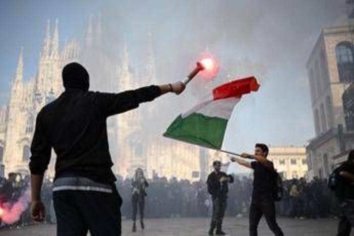 Milano, oggi presidio a San Vittore: domani occhi puntati su piazza Duomo. Le paure dei commercianti Milano, oggi presidio a San Vittore: domani occhi puntati su piazza Duomo. Le paure dei commercianti