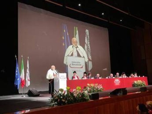 Universitas Mercatorum: "Innovazione e sapere per società più equa e sostenibile" Universitas Mercatorum: "Innovazione e sapere per società più equa e sostenibile"