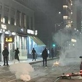 Milano, scontri e saccheggi. L'identikit dei violenti: giovanissimi, italiani e stranieri