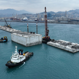Consorzio PerGenova Breakwater, lavori diga proseguono su tutti i fronti