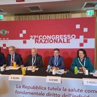 Tumori, Aiom: "16% donne costrette a lasciare il lavoro dopo la diagnosi" Tumori, Aiom: "16% donne costrette a lasciare il lavoro dopo la diagnosi"