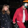 Taylor Swift si sposa, le regole del matrimonio blindato: vietati smartphone e il +1 ai single Taylor Swift si sposa, le regole del matrimonio blindato: vietati smartphone e il +1 ai single