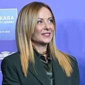 Meloni: “Rispettiamo impegni Nato ma stabiliamo noi priorità”. Su Trump: “Non mi pento di nulla" Meloni: “Rispettiamo impegni Nato ma stabiliamo noi priorità”. Su Trump: “Non mi pento di nulla"