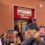 Fulminacci, il live a sorpresa a Roma per i fans? No per una birra