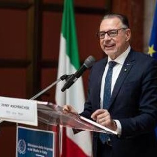 Aschbacher (Esa): "Guida investimenti economia mare, sempre più interconnessi" Aschbacher (Esa): "Guida investimenti economia mare, sempre più interconnessi"
