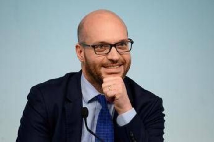 Fontana: "Premio Laurentum dimostra come poesia sappia parlare a cuore di tutti" Fontana: "Premio Laurentum dimostra come poesia sappia parlare a cuore di tutti"