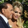 Pascale: &quot;Dire 'sto con Berlusconi' più difficile del coming out con mio padre&quot;
