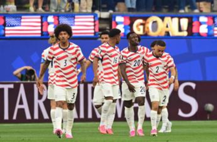 Stati Uniti-Australia, gol annullato e poi convalidato: cos'è successo Stati Uniti-Australia, gol annullato e poi convalidato: cos'è successo