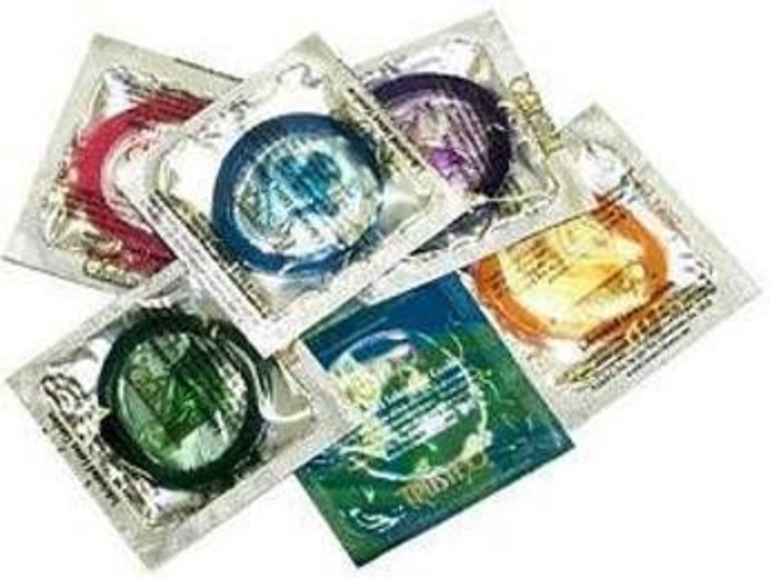 Cina tassa condom contro denatalità, rischio bomba biologica per infezioni Cina tassa condom contro denatalità, rischio bomba biologica per infezioni
