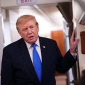 Iran, l'annuncio di Trump: "Al via nuovi negoziati" Iran, l'annuncio di Trump: "Al via nuovi negoziati"