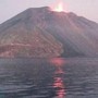 Stromboli, trabocco e flusso lavico sulla Sciara del Fuoco Stromboli, trabocco e flusso lavico sulla Sciara del Fuoco