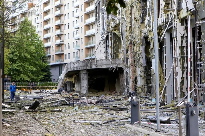 Riprendono gli attacchi russi su Kiev, almeno due morti e sette feriti Riprendono gli attacchi russi su Kiev, almeno due morti e sette feriti