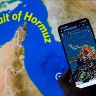 Iran, Meloni firma il piano a 6 per riaprire Hormuz: la svolta e il pressing per coinvolgere l'Onu