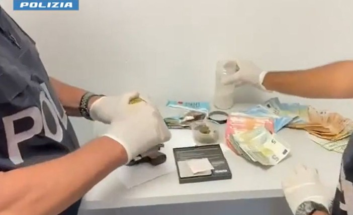 Scoperto un laboratorio di armi in 3d, arrestato 27enne nel catanese Scoperto un laboratorio di armi in 3d, arrestato 27enne nel catanese