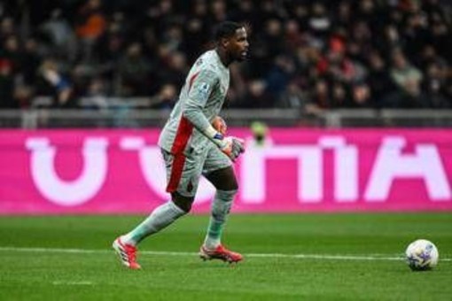 Troilo segna, ma c'era fallo su portiere? Proteste rossonere in Milan-Parma Troilo segna, ma c'era fallo su portiere? Proteste rossonere in Milan-Parma