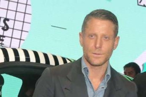 Lapo Elkann trasloca in Svizzera: "Lucerna meglio di New York" Lapo Elkann trasloca in Svizzera: "Lucerna meglio di New York"