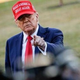 Trump, aut aut alla Nato: "Futuro pessimo se non ci aiuta contro Iran"