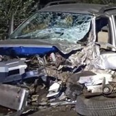 Scontro tra auto, muore 22enne: tragedia nella notte nel Catanzarese Scontro tra auto, muore 22enne: tragedia nella notte nel Catanzarese
